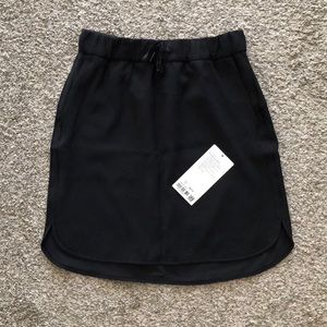 Lululemon On The Fly Skirt size 8